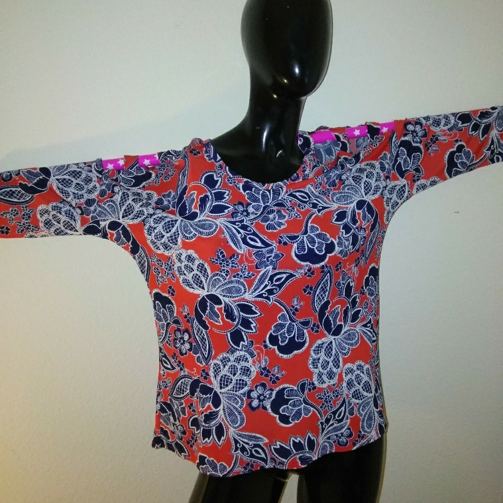 Tops - Picture 2 of 4